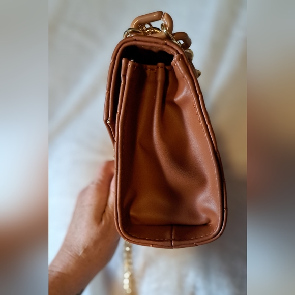 NWOT TRENDY STRUCTURED CROSSBODY - Picture 8 of 12